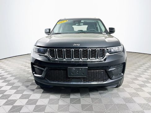 Certified 2023 Jeep Grand Cherokee Laredo AWD/4WD image 4