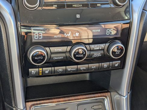 Used 2022 Subaru Ascent Touring image 24