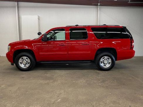 Used 2010 Chevrolet Suburban 2500 LT w/ Snow Plow Prep Package AWD/4WD image 2