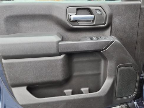 Used 2022 Chevrolet Silverado 2500 Custom w/ Custom Convenience Package image 10