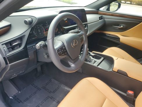Used 2024 Lexus ES 350 w/ Premium Package image 18