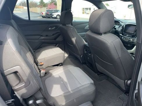 Used 2023 Chevrolet Traverse LT FWD image 11