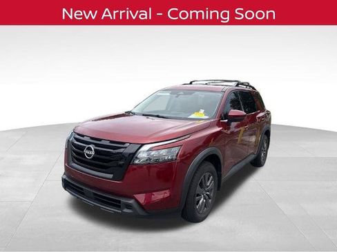 Certified 2024 Nissan Pathfinder SV w/ Black Appearance Package FWD image 2