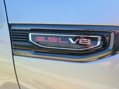 Used 2022 GMC Sierra 1500 AT4 w/ AT4 Premium Package AWD/4WD image 9