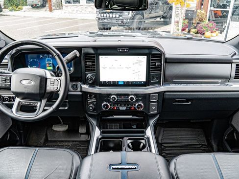 Used 2025 Ford F450 Platinum w/ FX4 Off-Road Package image 14
