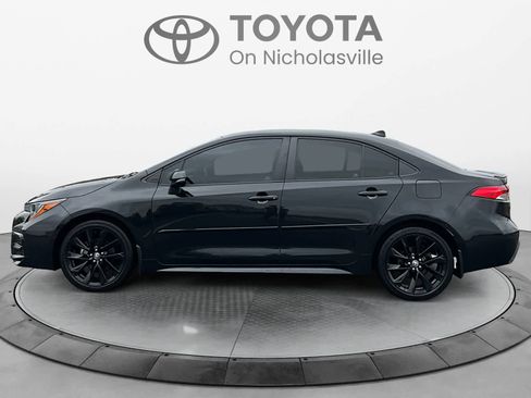 Used 2022 Toyota Corolla SE image 3