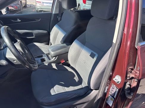 Used 2017 Kia Sorento AWD w/ LX Convenience Package image 9
