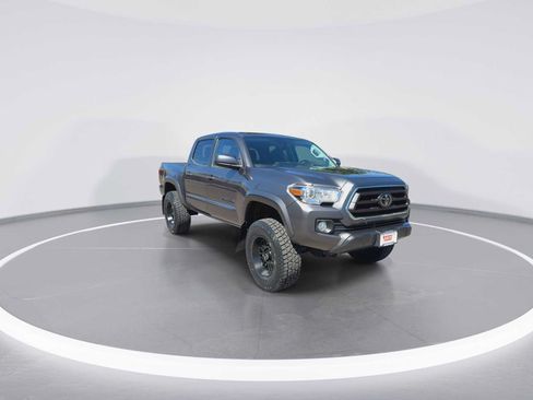 Used 2021 Toyota Tacoma SR5 AWD/4WD image 2