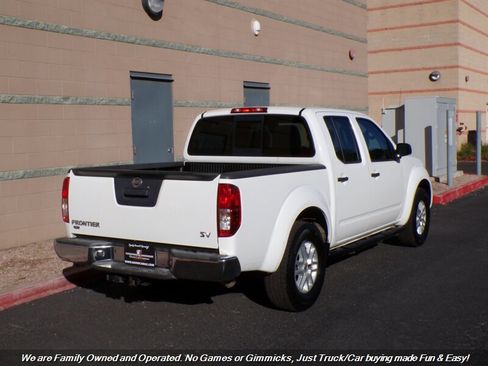 Used 2018 Nissan Frontier SV image 7