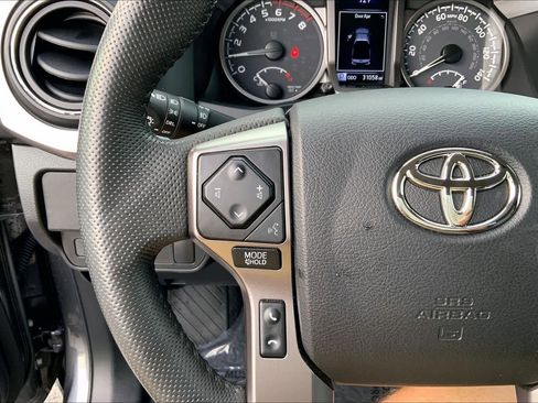 Used 2022 Toyota Tacoma SR5 RWD image 21