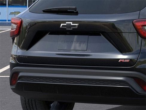 New 2025 Chevrolet Trax RS w/ Sunroof Package image 14