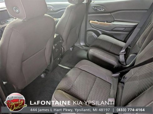 Used 2019 GMC Acadia SLE w/ Driver Alert Package I image 24