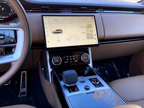 Used 2023 Land Rover Range Rover Autobiography image 7