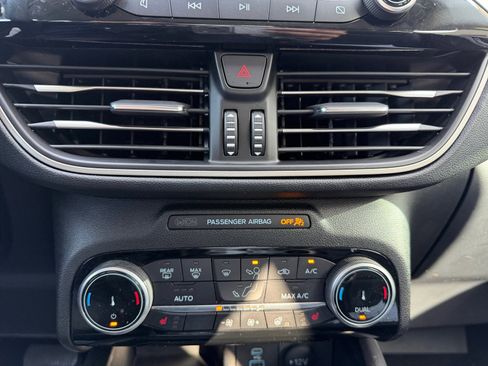 Used 2022 Ford Escape SEL w/ Technology Package image 11