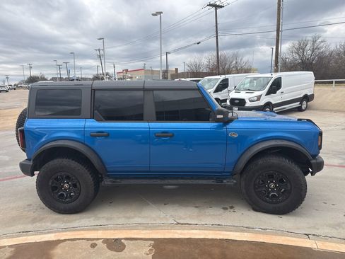 Used 2023 Ford Bronco Wildtrak image 4