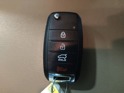 Used 2020 Kia Sorento LX AWD/4WD image 32