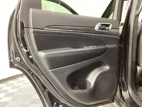 Used 2022 Jeep Grand Cherokee Limited image 28