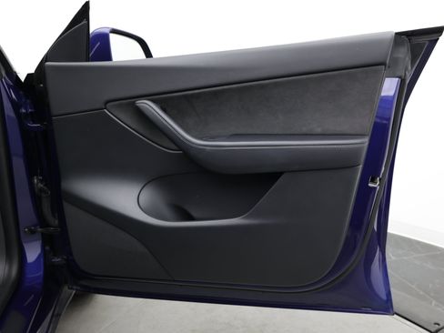 Used 2021 Tesla Model Y 2WD image 36