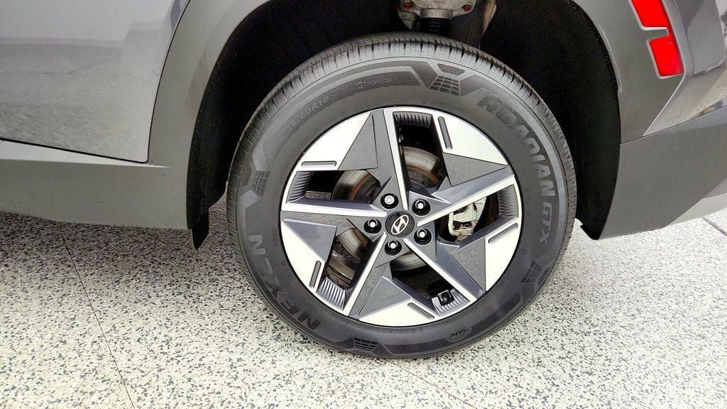 Used 2025 Hyundai Tucson SEL AWD/4WD image 9