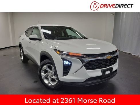 Used 2025 Chevrolet Trax LS w/ LS Convenience Package image 1