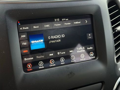 Used 2019 Jeep Cherokee Latitude w/ Popular Appearance Group image 28