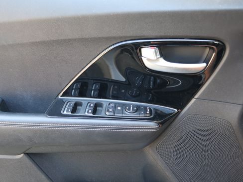 Used 2021 Kia Niro EX Premium FWD image 12