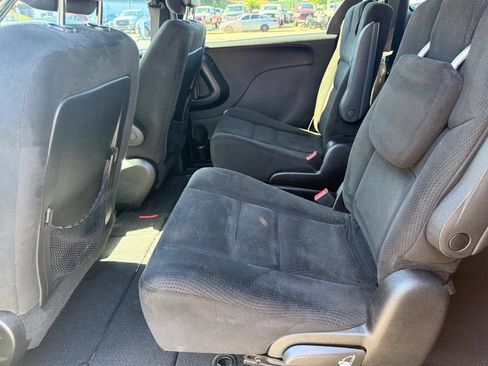 Used 2015 Dodge Grand Caravan SE FWD image 6