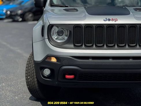 Used 2017 Jeep Renegade Trailhawk AWD/4WD image 10