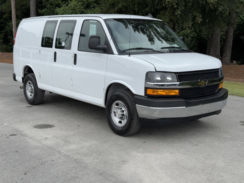 Used 2024 Chevrolet Express 2500 w/ Driver Convenience Package image 31