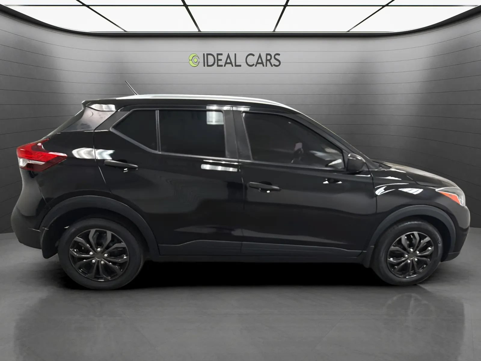 Used 2018 Nissan Kicks S FWD image 6