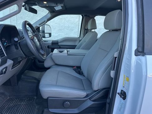 Used 2020 Ford F250 XL w/ Power Equipment Group image 9