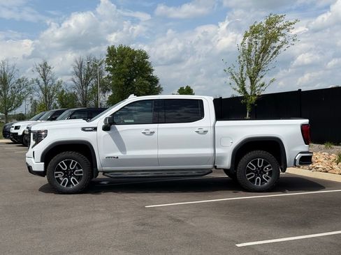 Used 2023 GMC Sierra 1500 AT4 w/ AT4 Preferred Package image 11