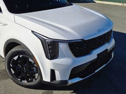 New 2026 Kia Sorento S image 3