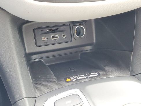 Used 2020 Chevrolet Equinox Premier w/ LPO, Floor Liner Package AWD/4WD image 16