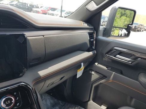 New 2026 GMC Sierra 3500 AT4 w/ AT4 Premium Plus Package AWD/4WD image 27