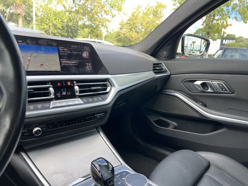Used 2019 BMW 330i Sedan w/ M Sport Package RWD image 30