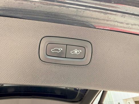 Used 2022 Volvo XC90 T6 Momentum image 27