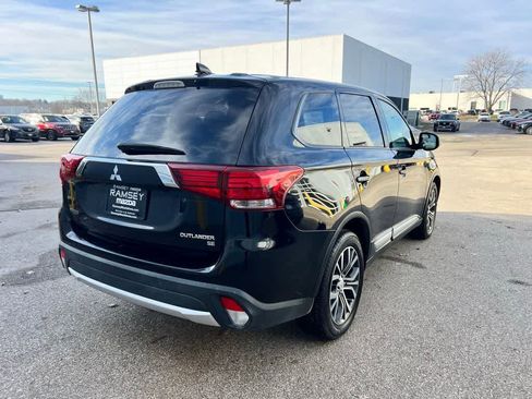 Used 2018 Mitsubishi Outlander SE image 6