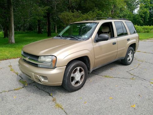 Used 2007 Chevrolet TrailBlazer LS AWD/4WD image 2