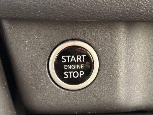 Certified 2023 Nissan Rogue SV image 34