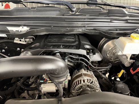 Used 2019 RAM 1500 Laramie AWD/4WD image 11