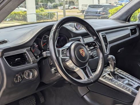 Used 2015 Porsche Macan Turbo AWD/4WD image 13