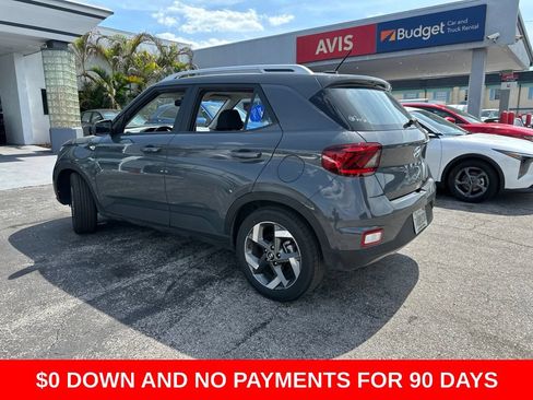 Used 2025 Hyundai Venue SEL FWD image 4