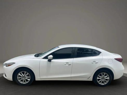 Used 2018 MAZDA MAZDA3 Sport w/ Preferred Equipment Package FWD image 4