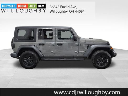 Used 2018 Jeep Wrangler Unlimited Sport AWD/4WD image 4