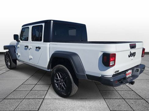 Used 2025 Jeep Gladiator Sport AWD/4WD image 7