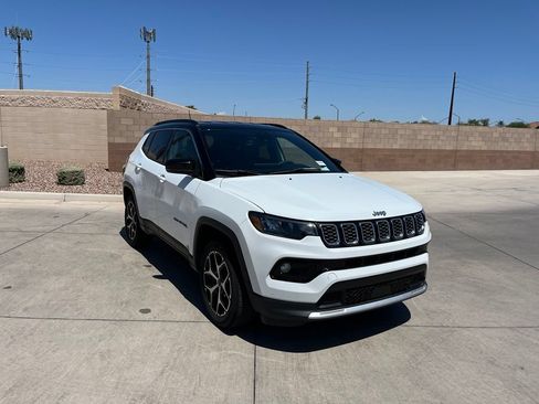 Used 2025 Jeep Compass Limited AWD/4WD image 5