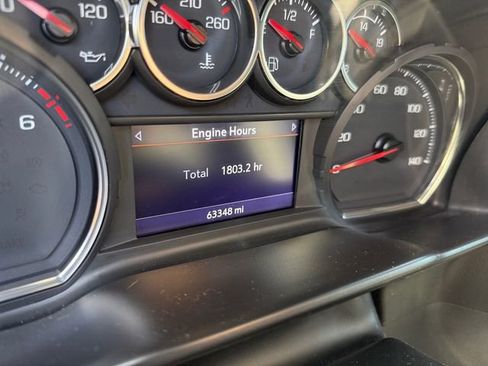 Used 2021 Chevrolet Silverado 1500 LT Trail Boss w/ Convenience Package II image 3