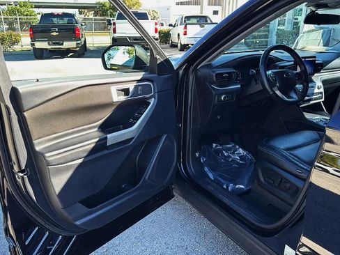 Used 2020 Ford Explorer XLT image 10