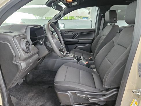 Certified 2024 Chevrolet Colorado W/T image 6